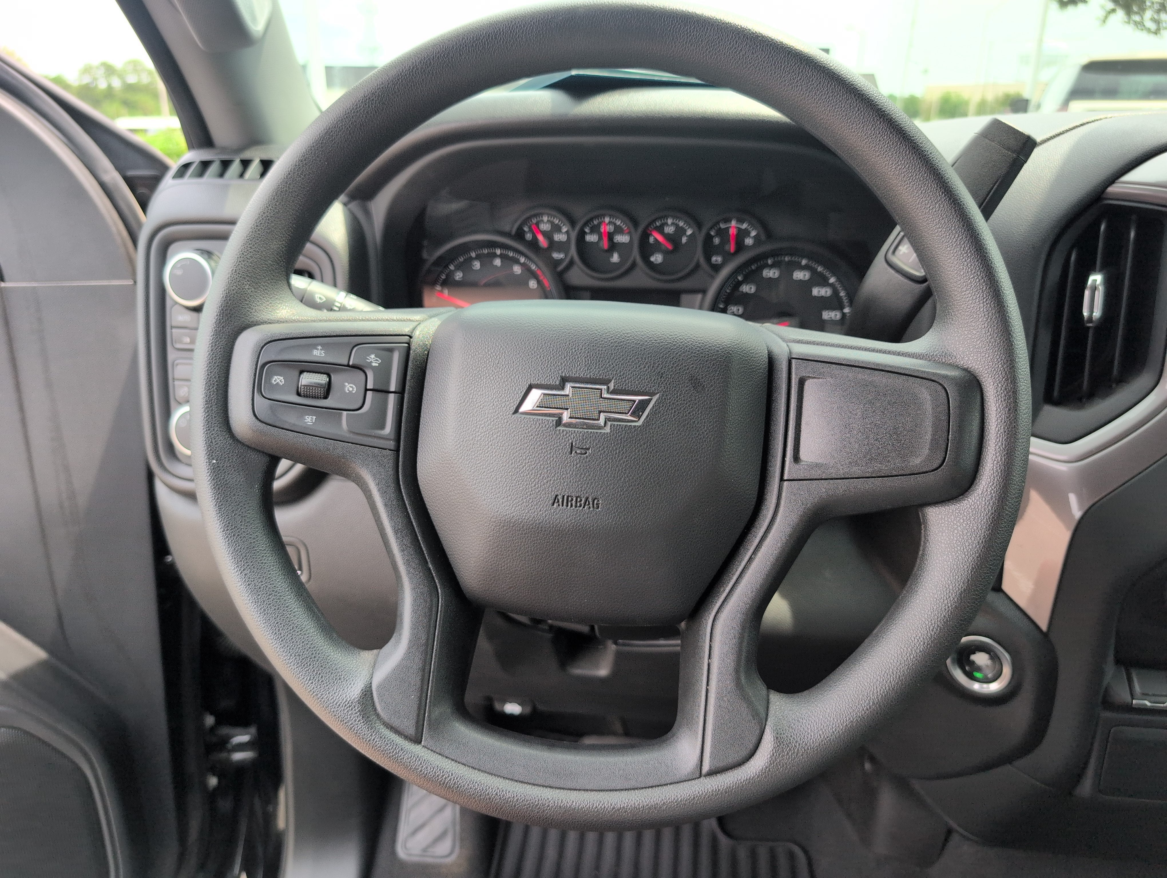 2024 Chevrolet Silverado 1500 Custom