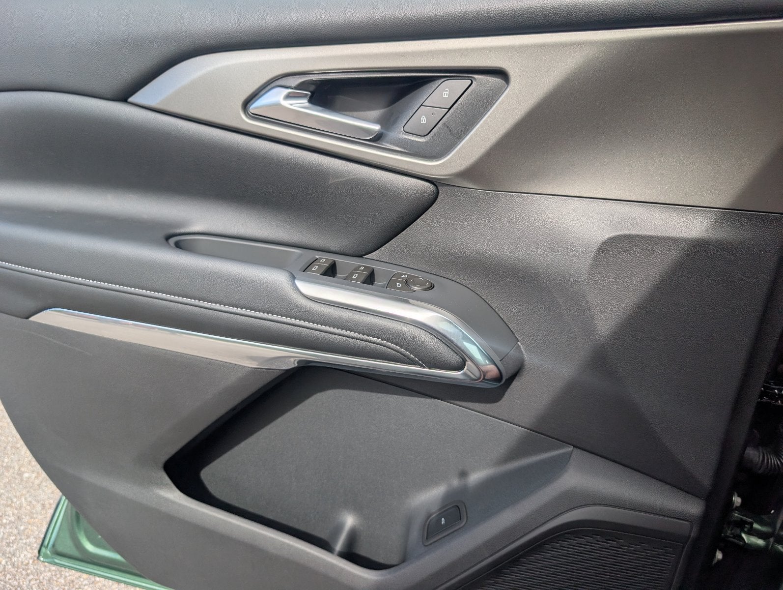 2027 Chevrolet Traverse LT - Photo 16