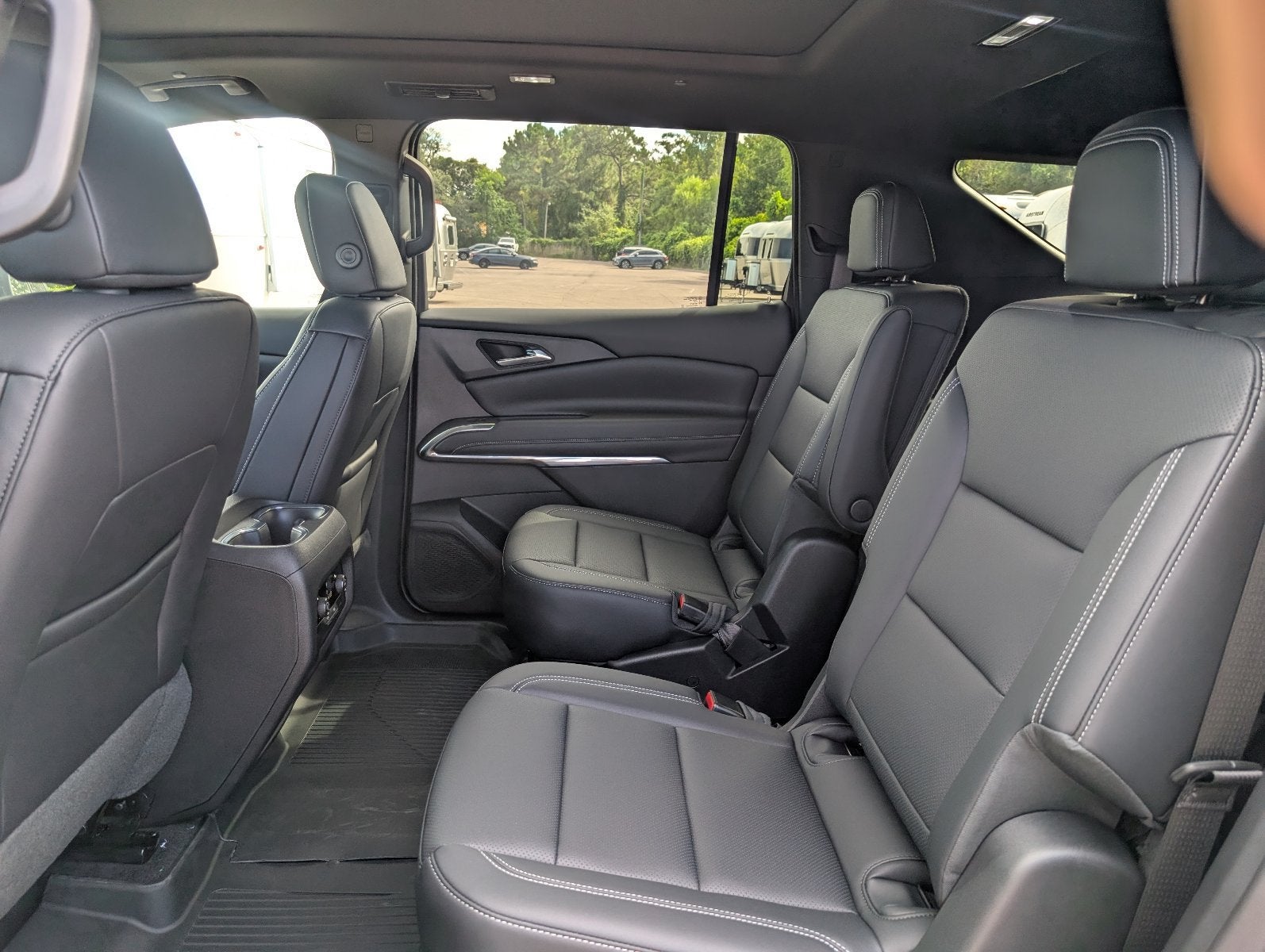 2027 Chevrolet Traverse LT - Photo 32