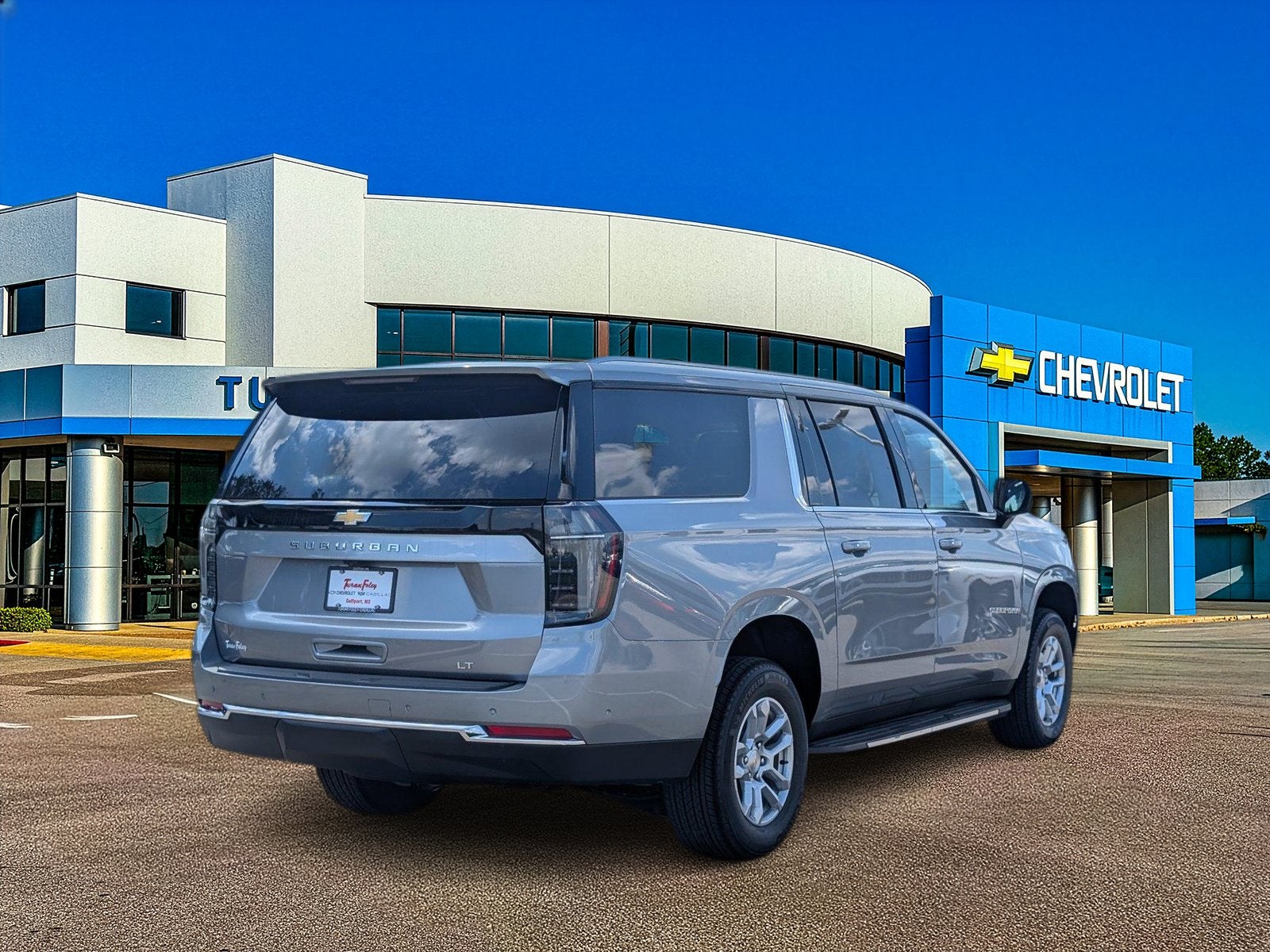 2026 Chevrolet Suburban LT