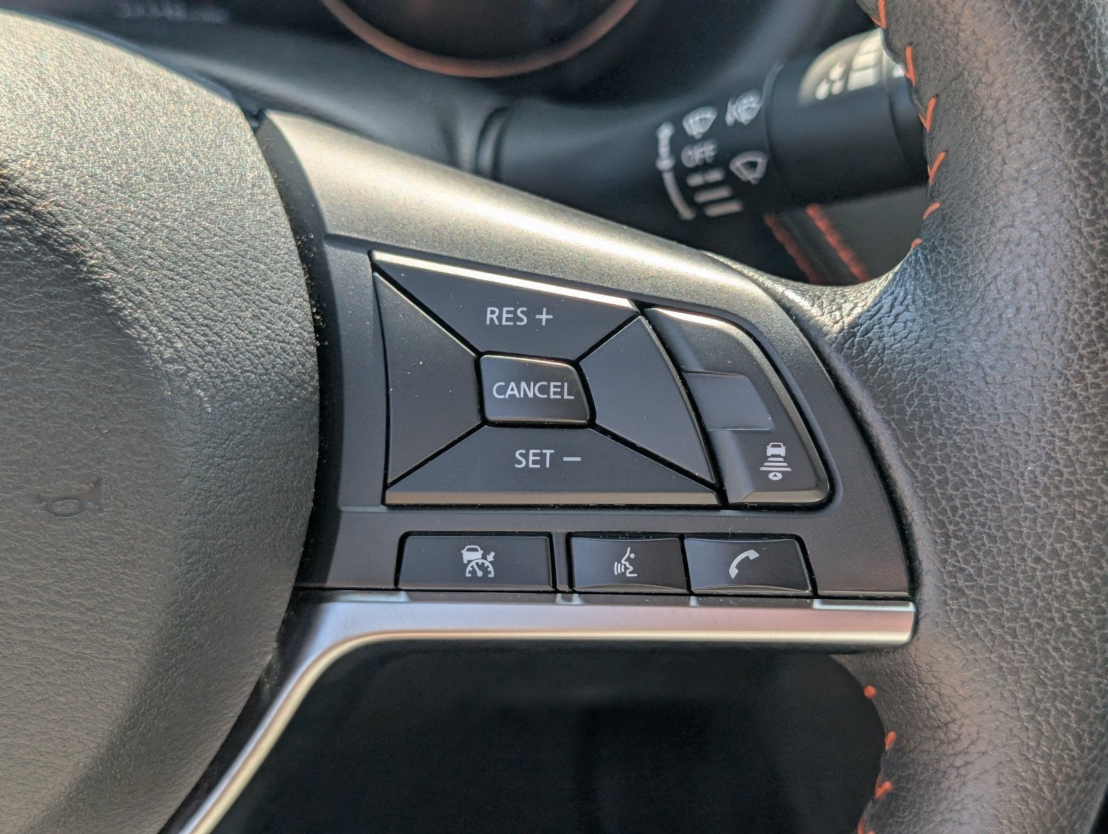 2023 Nissan Kicks SR Xtronic CVT