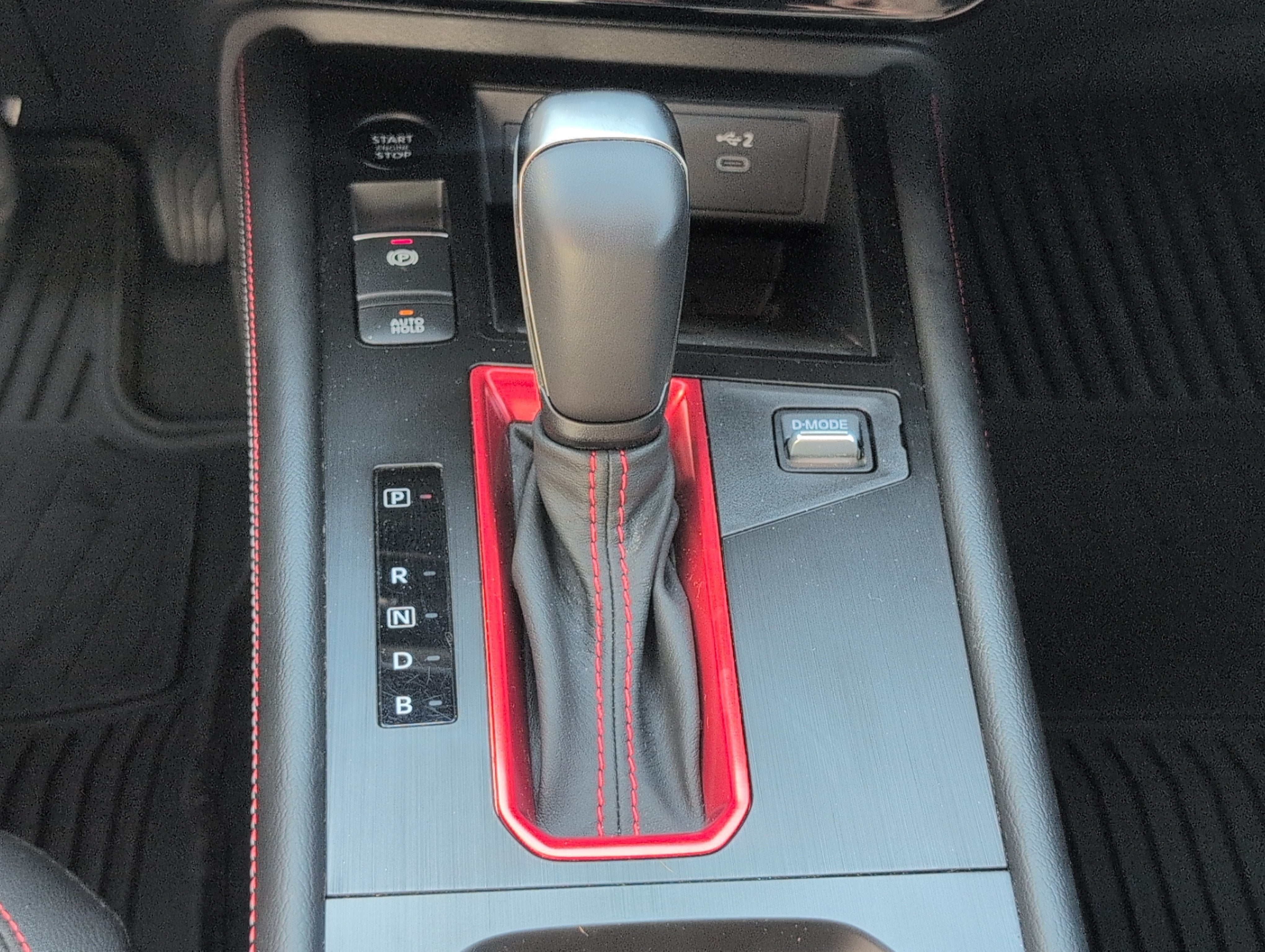 2025 Nissan Kicks SR FWD