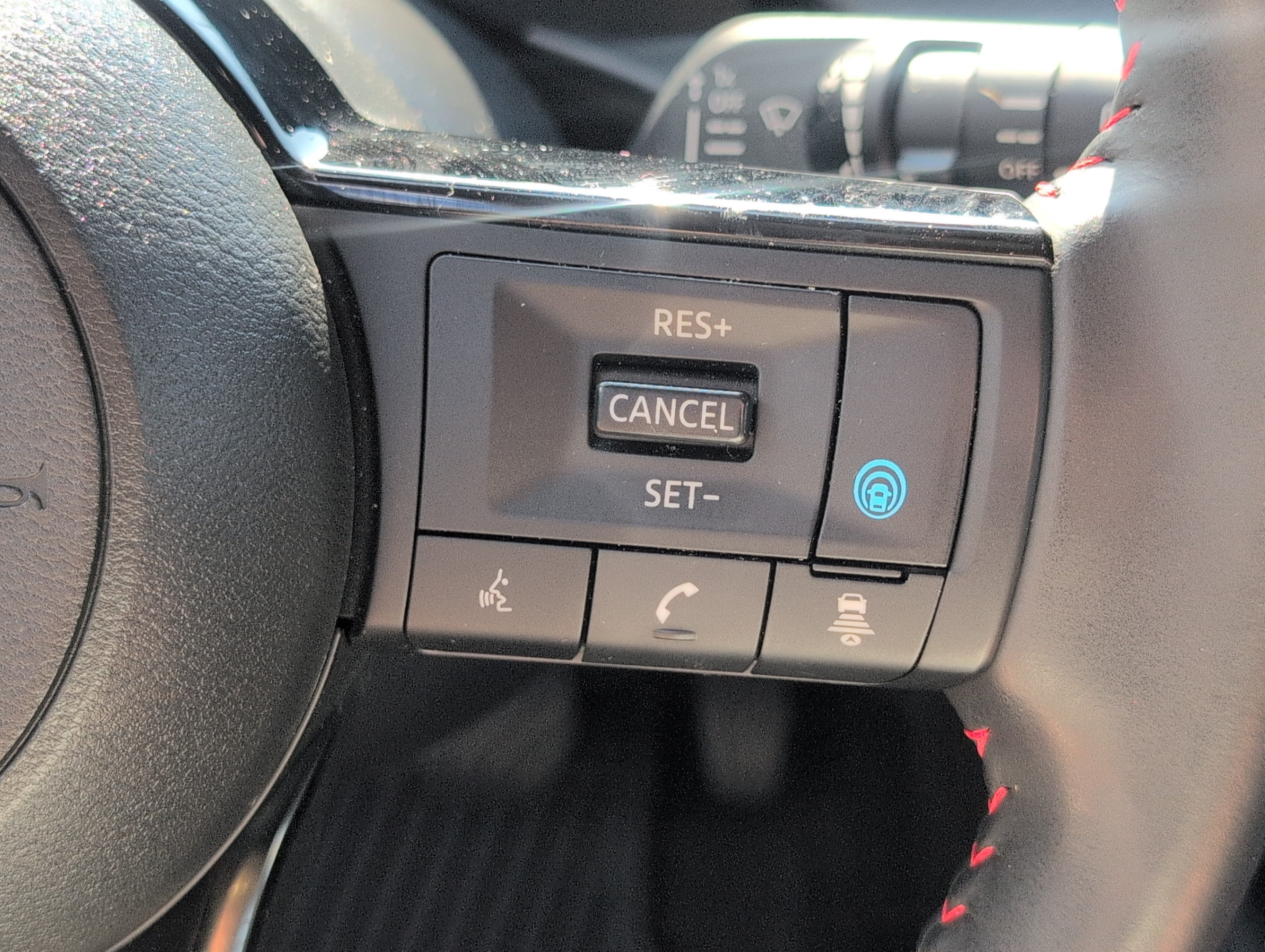 2025 Nissan Kicks SR FWD