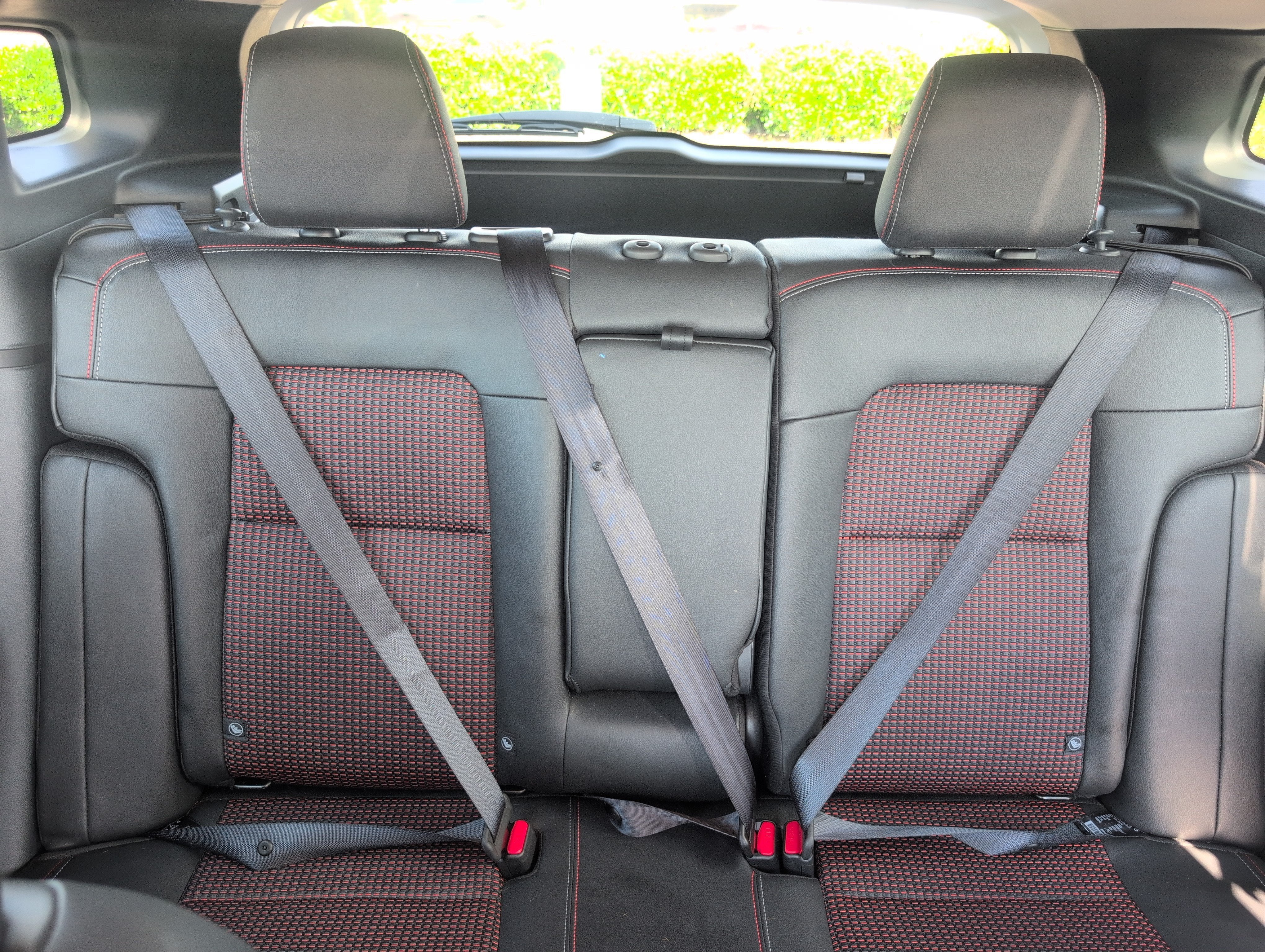 2025 Nissan Kicks SR FWD