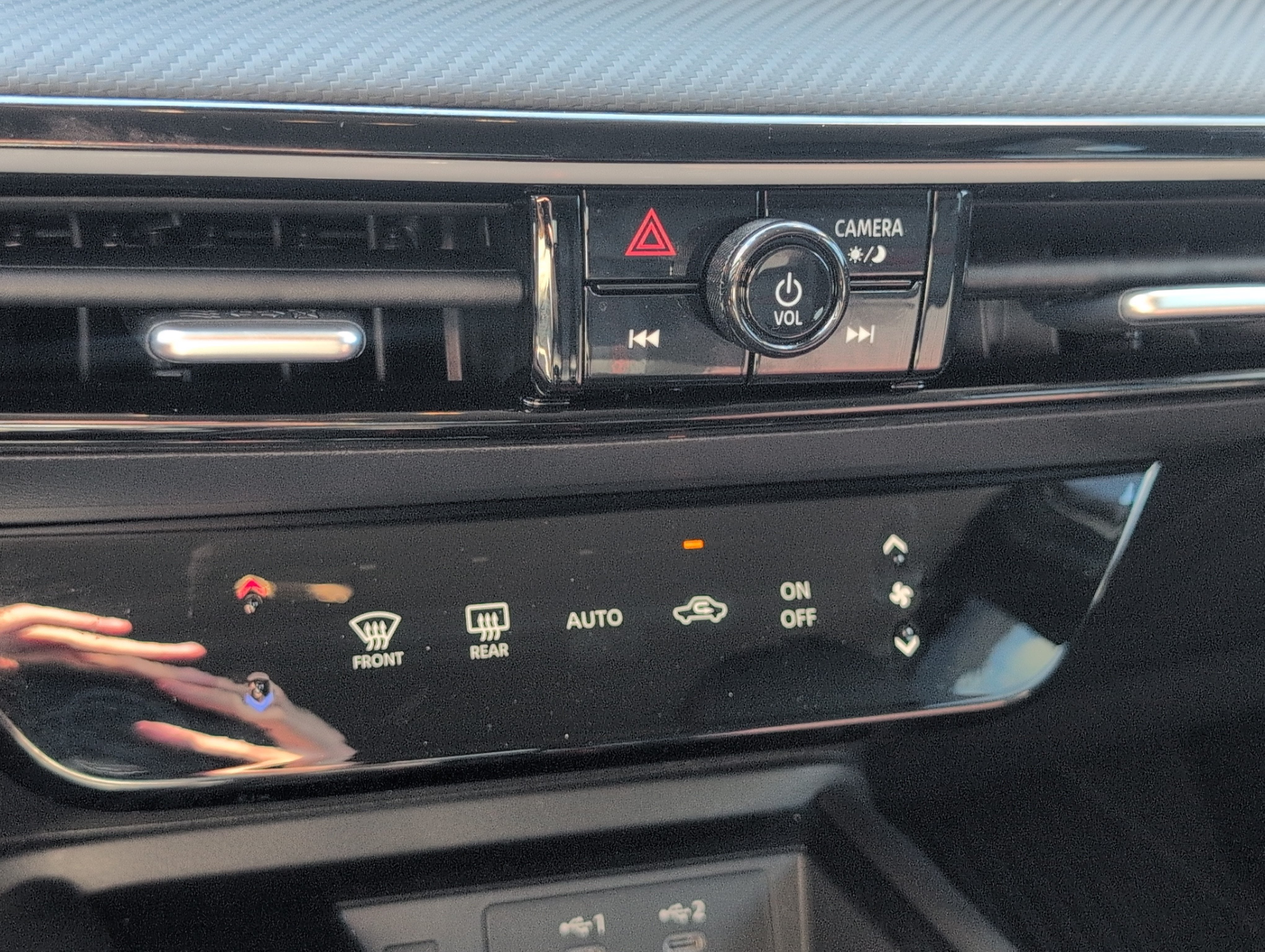 2025 Nissan Kicks SR FWD
