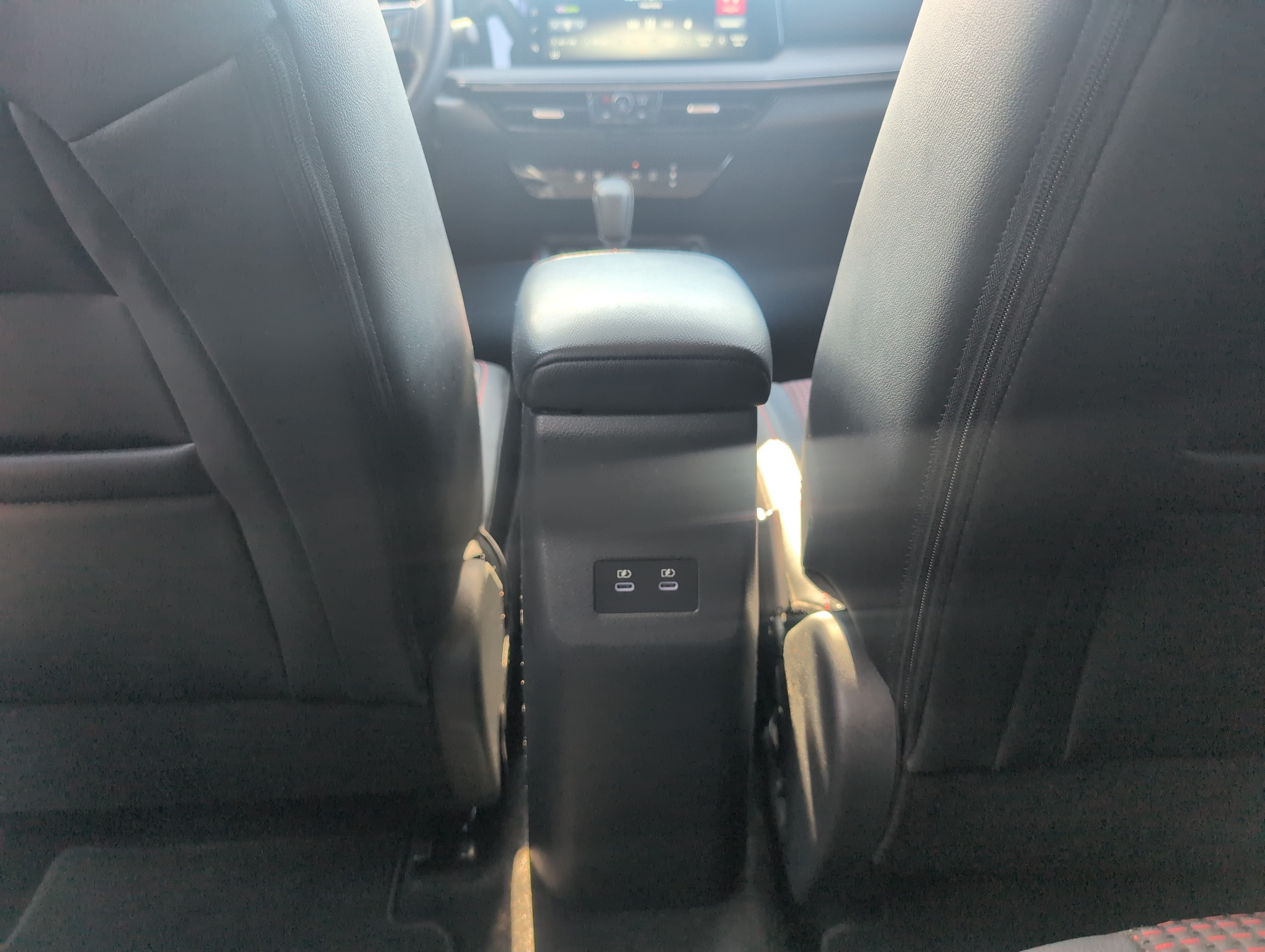 2025 Nissan Kicks SR FWD