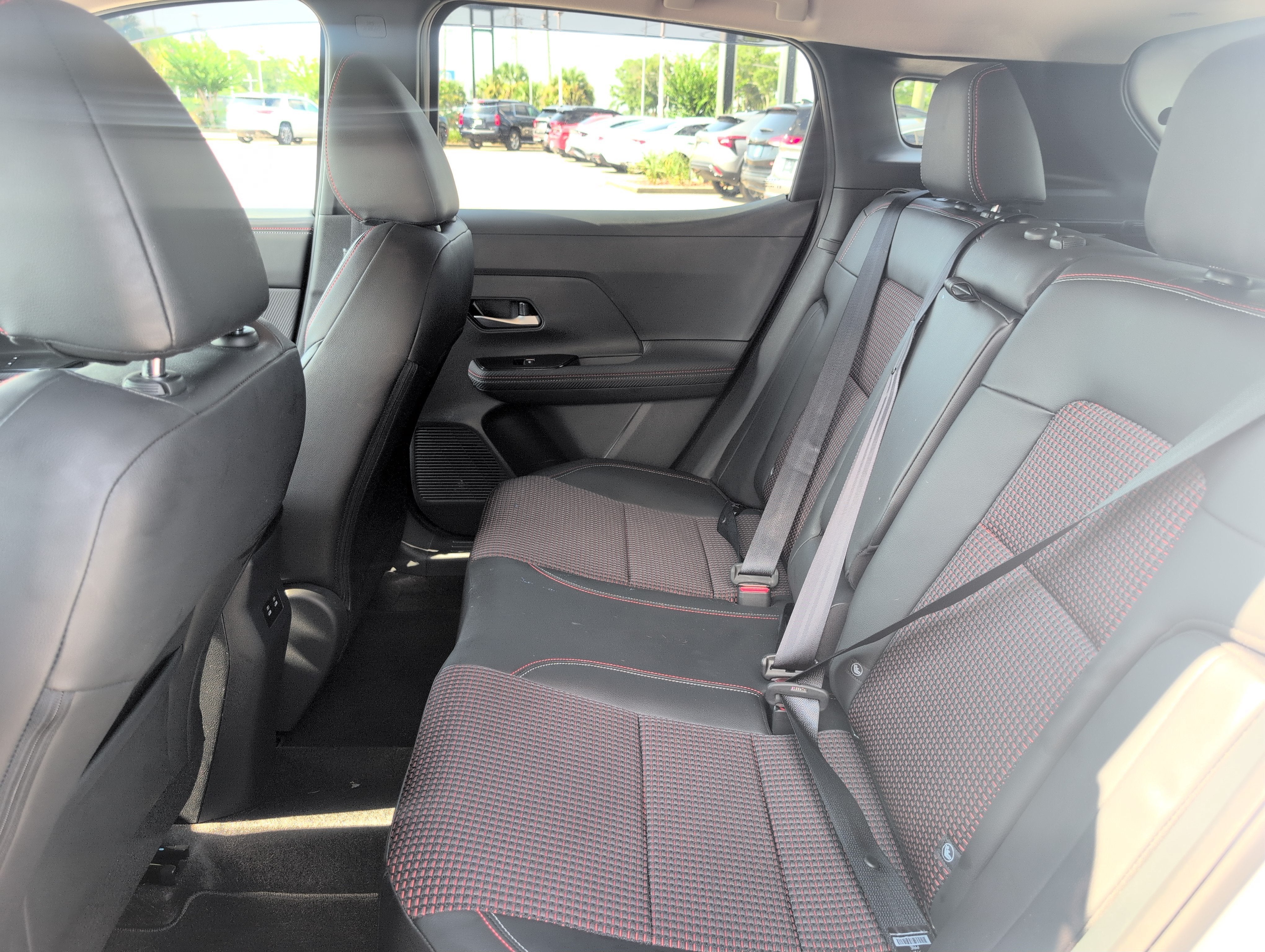 2025 Nissan Kicks SR FWD