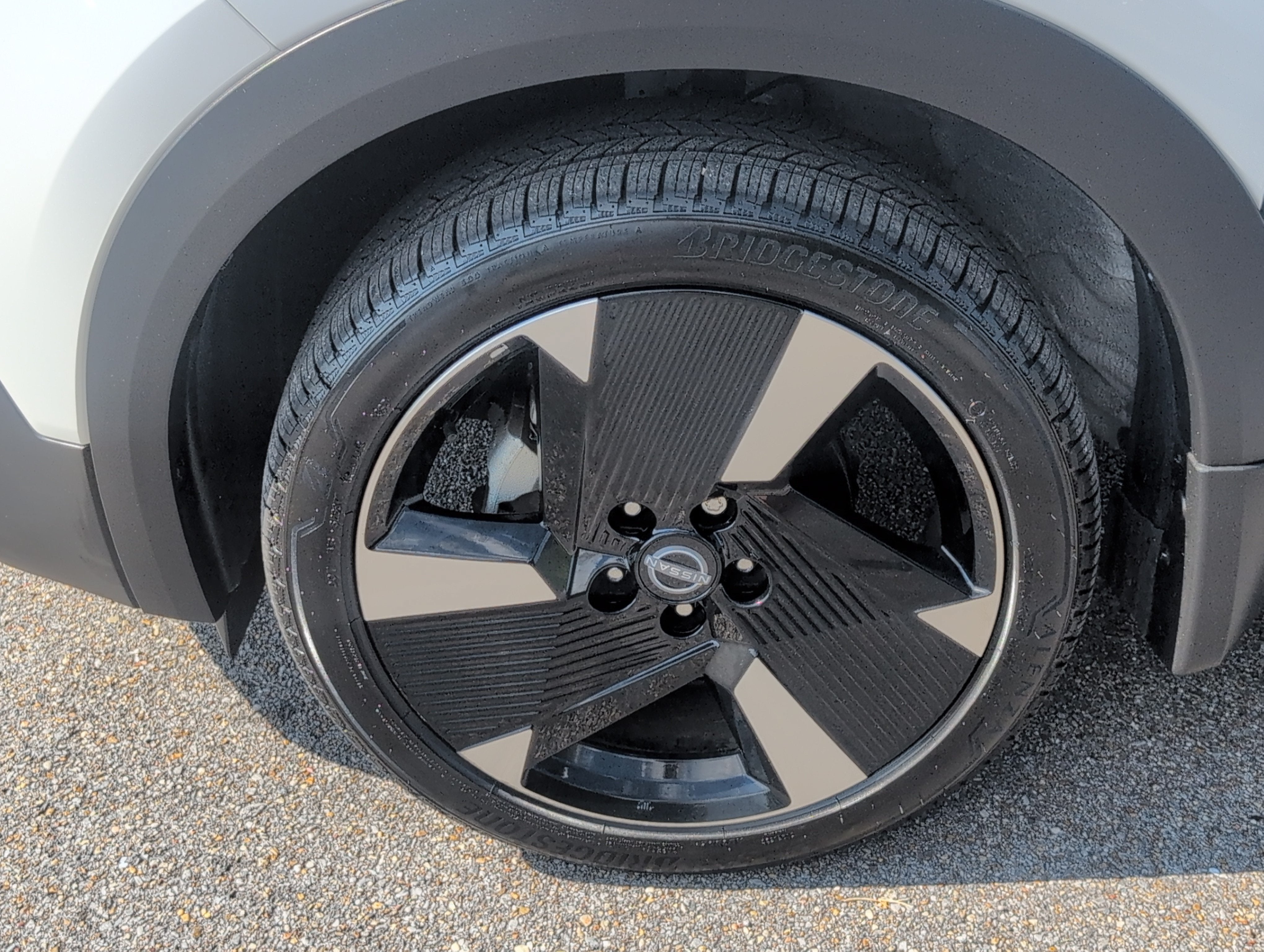 2025 Nissan Kicks SR FWD
